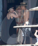 EXKLUSIV - Pärchenferien: Jessica und Ashlee Simpson mit ihren Gatten in Mexico