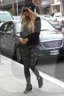PEOPLE - Carmen Electra unterwegs zum Doktor
