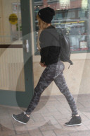 PEOPLE - Carmen Electra unterwegs zum Doktor