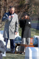 EXKLUSIVE - Kaffe mit: "Drunk Parents" Salma Hayek und Alec Baldwin