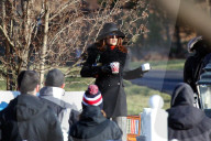 EXKLUSIVE - Kaffe mit: "Drunk Parents" Salma Hayek und Alec Baldwin