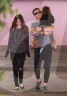 EXKLUSIV - Megan Fox und Brian Austin bringen Noah ins Spital