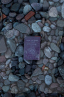 NEWS - Lesbos: Von Flüchtenden verlorene Gegenstände am Strand