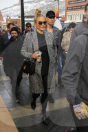 PEOPLE - Schwangere Chrissy Teigen in Park City unterwegs