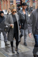 PEOPLE - Schwangere Chrissy Teigen in Park City unterwegs