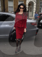 PEOPLE - Amal Clooney auf dem Weg zur Arbeit