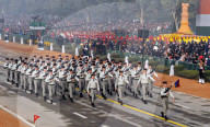 NEWS - Indien: Pompöse Militärparade zu Ehren von François Hollande
