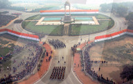 NEWS - Indien: Pompöse Militärparade zu Ehren von François Hollande