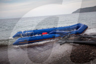 NEWS - Lesbos: Weggeworfene Schwimmwesten sind Zeugen des täglichen Flüchtlingsdrame
