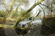 FEATURE - Sturm Gertrude trifft Grossbritannien mit 145 Kph