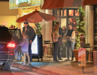 EXKLUSIV - Ben Affleck und Jennifer Garner geht zusammen mit die Kids essen