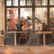 EXKLUSIV - Ben Affleck und Jennifer Garner geht zusammen mit die Kids essen