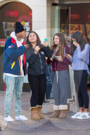 PEOPLE -Tyga grüsst Fans obwohl er scheint melancholisch zu sein