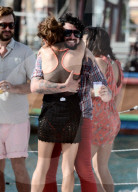 EXKLUSIV - Neu-Single Cheryl Fernandez Versini flirtet auf Barbados