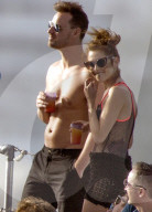 EXKLUSIV - Neu-Single Cheryl Fernandez Versini flirtet auf Barbados