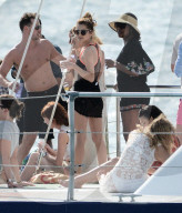 EXKLUSIV - Neu-Single Cheryl Fernandez Versini flirtet auf Barbados