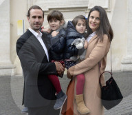 PEOPLE - Joseph Fiennes woht mit Familie der Papst-Audienz in Rom bei