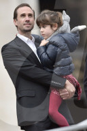 PEOPLE - Joseph Fiennes woht mit Familie der Papst-Audienz in Rom bei