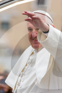 NEWS - Vatikan: Heute tanzen Cheerleader für Papst Franziskus