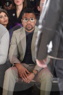 PEOPLE - Zu wild gefeiert? Cuba Gooding Jr mit Sonnenbrille an der Fashionweek NY