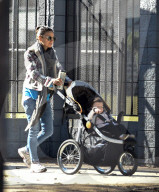 EXKLUSIV - Familie Kutcher/Kunis in New Orleans unterwegs