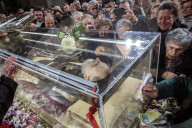 NEWS - Rom: Padre Pio's Leichnam wird aufgebahrt