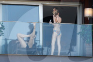 EXKLUSIV - Dylan Penn und Robin Wright auf dem Hotelbalkon in Rio