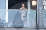 EXKLUSIV - Dylan Penn und Robin Wright auf dem Hotelbalkon in Rio