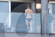 EXKLUSIV - Dylan Penn und Robin Wright auf dem Hotelbalkon in Rio