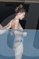 EXKLUSIV - Dylan Penn und Robin Wright auf dem Hotelbalkon in Rio