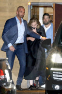 PEOPLE - Adele verlässt das Nobu in Malibu 'undercover'