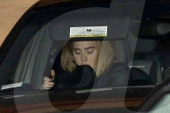 PEOPLE - Adele verlässt das Nobu in Malibu 'undercover'
