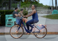 EXKLUSIV - Mel B mit Stephen sportlich in Miami Beach unterwegs