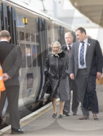 PEOPLE - Queen Elizabeth beendet ihre langen Weihnachtsferien 