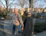 NEWS - Washington: Bill und Hillary Clinton machen einen Spaziergang (Archiv)