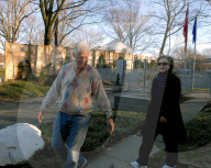 NEWS - Washington: Bill und Hillary Clinton machen einen Spaziergang (Archiv)