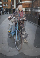 NEWS - London: Vivienne Westwood besucht Julian Assange