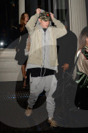 PEOPLE - Kendall Jenner pelzig im Schneetreiben mit Justin Bieber 'look-a-like unterwegs