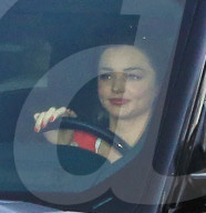 EXKLUSIV - Miranda Kerr trägt einen neuen Ring am Finger