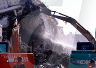 NEWS - Aufräumarbeiten nach dem schweren Erdbeben in Taiwan