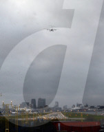 NEWS - Windige Landung am London City Airport 