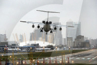 NEWS - Windige Landung am London City Airport 