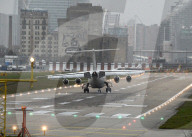 NEWS - Windige Landung am London City Airport 