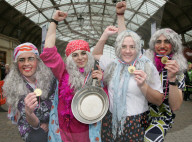 FEATURE - Pancake Rennen in Grossbritannien