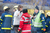 NEWS - Zugkollision bei Bad Aibling: Horst Seehofer besucht die Unglücksstelle