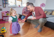 PEOPLE - Andreas Gabalier besucht seinen kleinsten grössten Fan