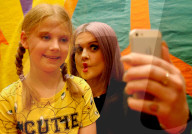 PEOPLE - Kelly Osbourne besucht das Kinderkrankenhaus in Sydney