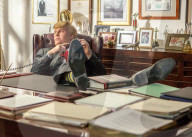 PEOPLE - Was für ein Depp? Johnny spielt Donald Trump 