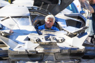 EXKLUSIV - Jay Leno fährt sein neues Batmobile aus