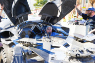 EXKLUSIV - Jay Leno fährt sein neues Batmobile aus